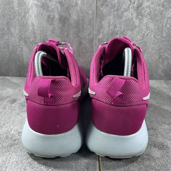 Nike Women’s Roshe Run Running Shoes Size 9.5 - Picture 4 of 8